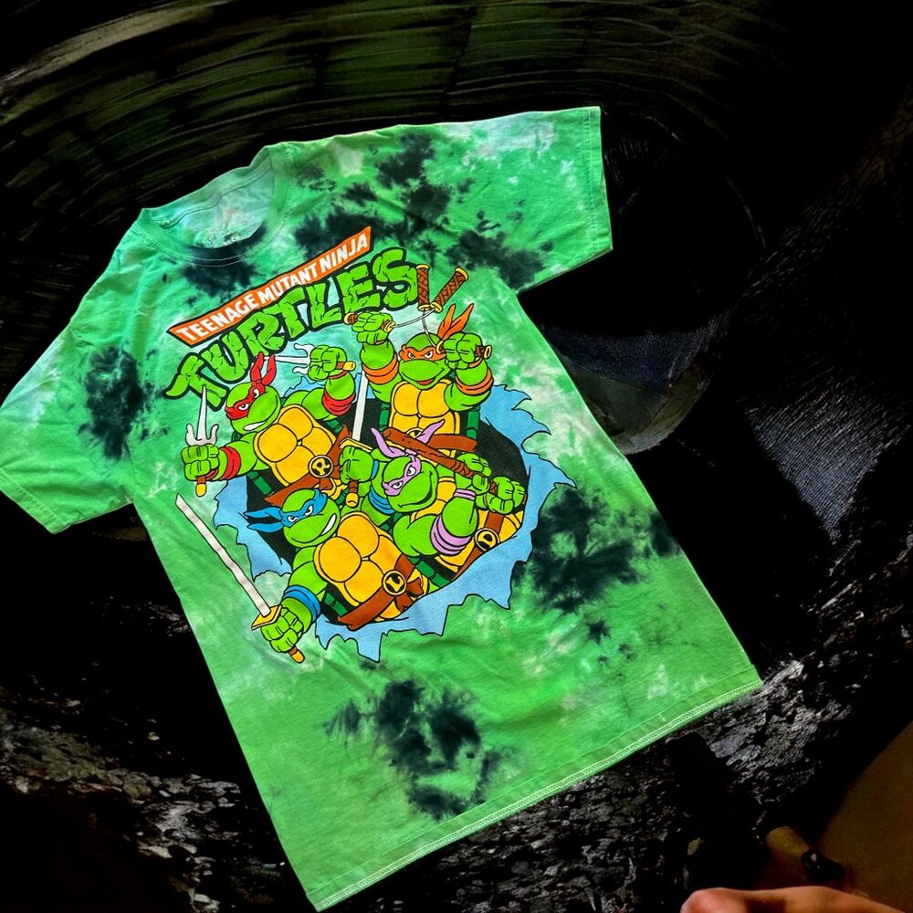 Teenage Mutant Ninja Turtle Retro Tee: Adult Size S- Cowabunga